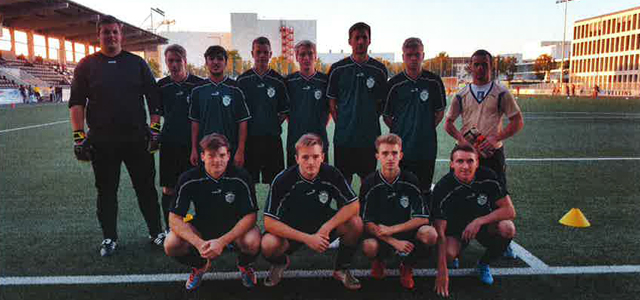 Stehend: Leon Bussiewieke, Lars Vienenkötter, Enes Genc, Henry Heveling, Henrik Funke, Fabian Grunwald, Jannik Hustemeier, Markus Dück Hockend: Daniel Neufeld, Daniel Wotschei, Arthur Kokott, Albert Littau